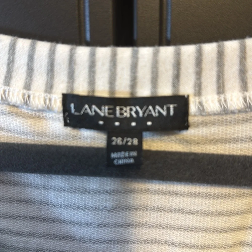 Lane Bryant Raglan Top – Size 26/28 - Picture 2 of 4